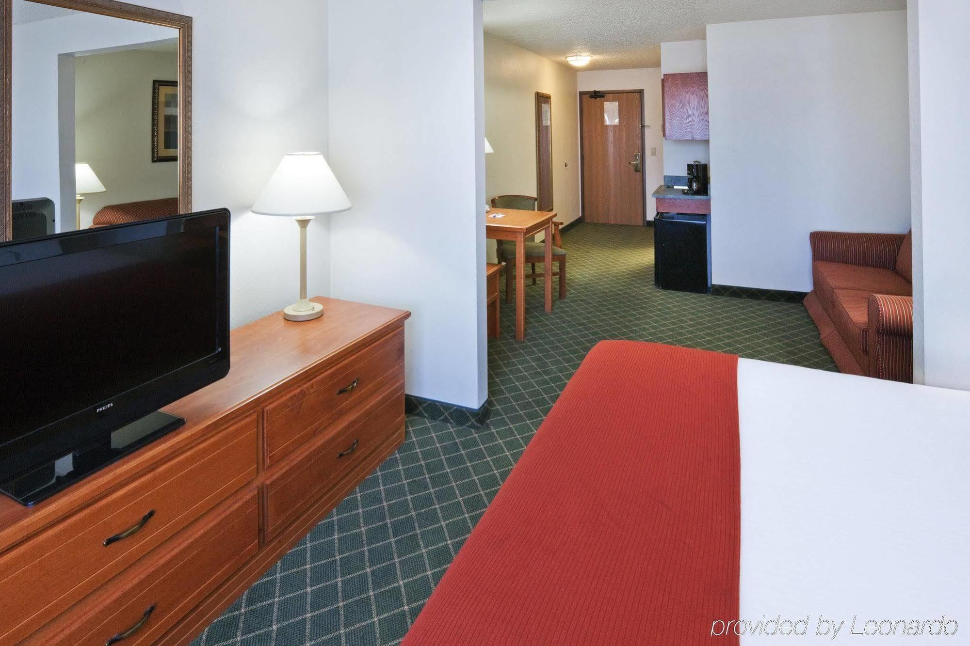 Holiday Inn Express Hotel & Suites Chickasha By Ihg Номер фото