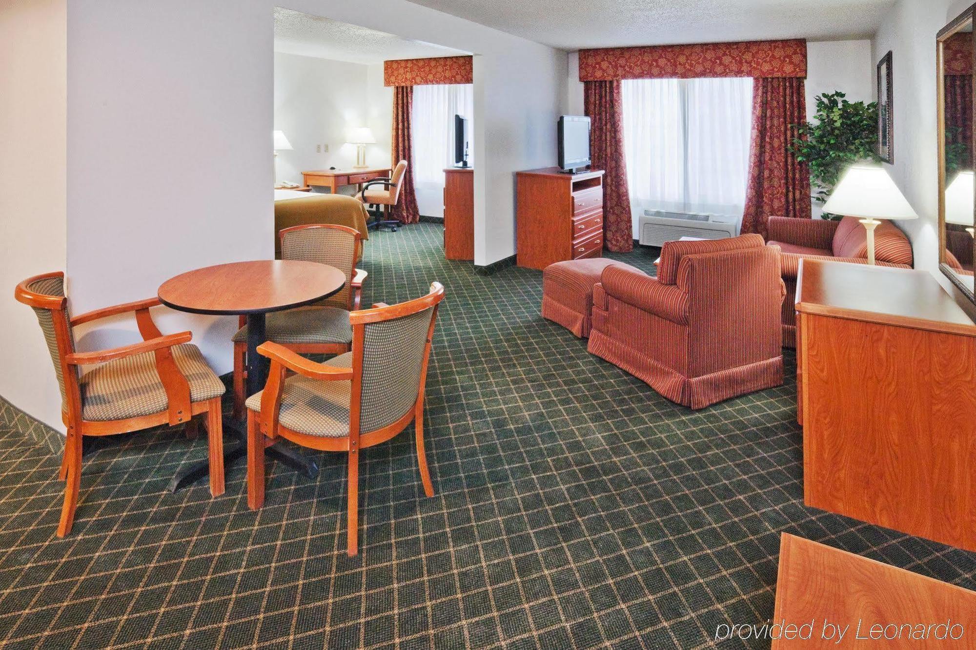 Holiday Inn Express Hotel & Suites Chickasha By Ihg Номер фото
