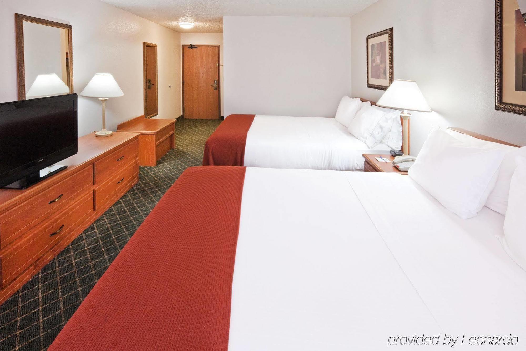 Holiday Inn Express Hotel & Suites Chickasha By Ihg Номер фото